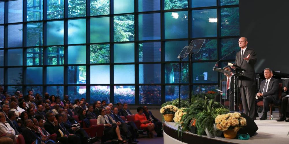 Adventist Church president Ted N.C. Wilson preaching about Mission to the Cities during the Annual Council in Silver Spring, Maryland, on Oct. 7, 2017. (Mylon Medley / ANN)