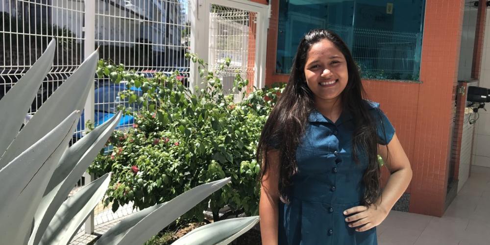 Grecielly Moraes Nascimento, 20, meeting with Adventist Mission in Salvador, Brazil. (Andrew McChesney / Adventist Mission)