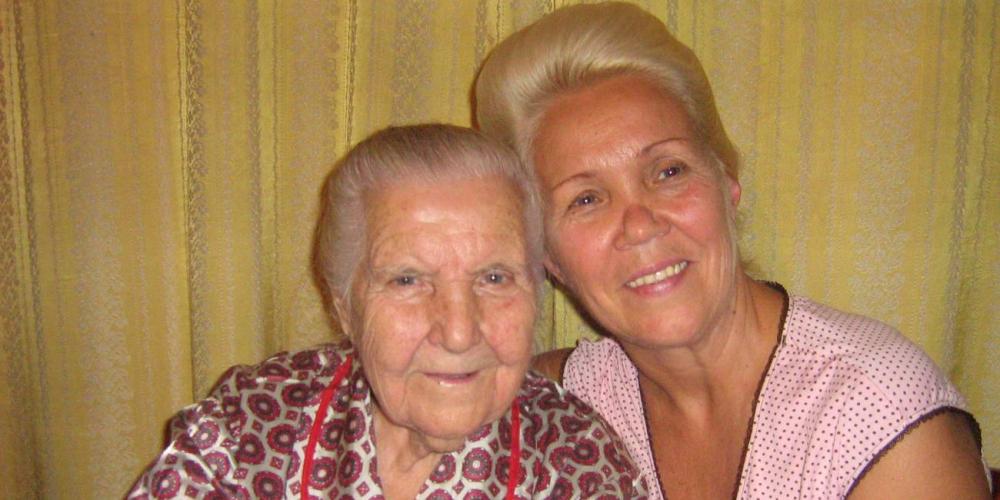 Lyubov Babkina with her mother, Anna, in the southern Russian city of Rostov-on-Don. (Courtesy of Lyubov Babkina)