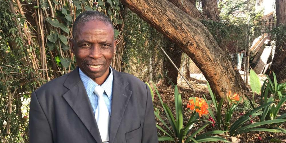 Mordecai Msimanga, pictured, has found that evil spirits are a common issue in Zimbabwe, where many people are superstitious and practice traditional beliefs. (Andrew McChesney / Adventist Mission)