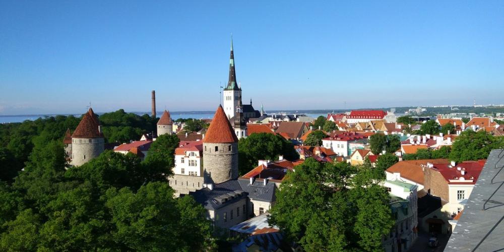 A view of the historic Old Town in Tallinn, Estonia's capital. Tallinn is home to one of the urban centers of influence that will receive Adventist Mission funding. (Pixabay)