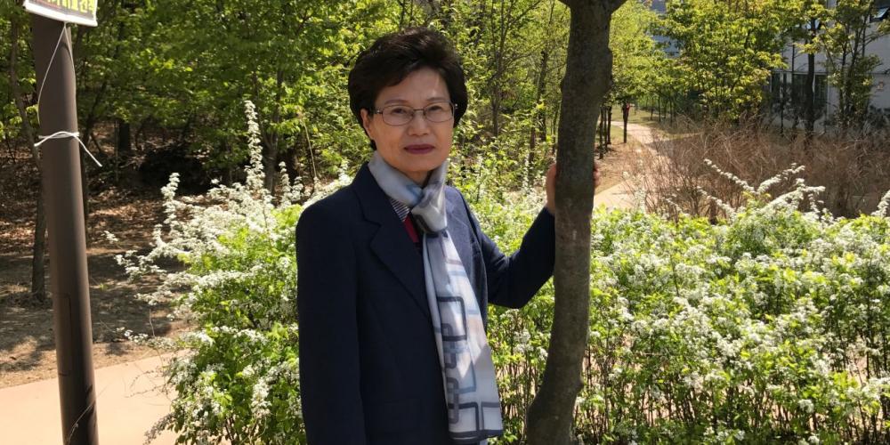 Hee-Sook Kim, 64, is a full-time literature evangelist in South Korea. (Andrew McChesney / Adventist Mission)