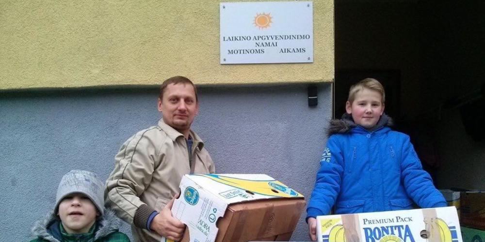 Rimantas Marušauskas providing help for mothers and children in a women's shelter in Kaunas, Lithuania. (TED)